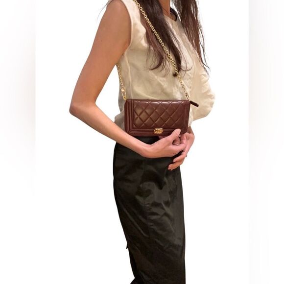 Chanel Brown Quilted Wallet with Gold Accents - Picture 2 of 15